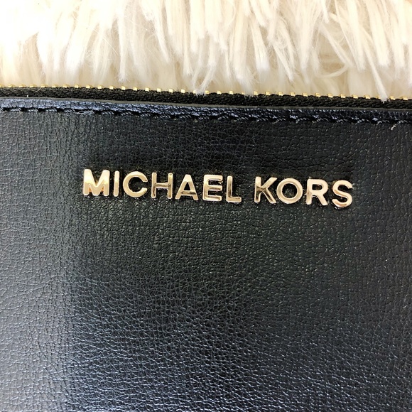 Michael Kors Jet Set Travel Studded Zip Clutch LG - Picture 3 of 8